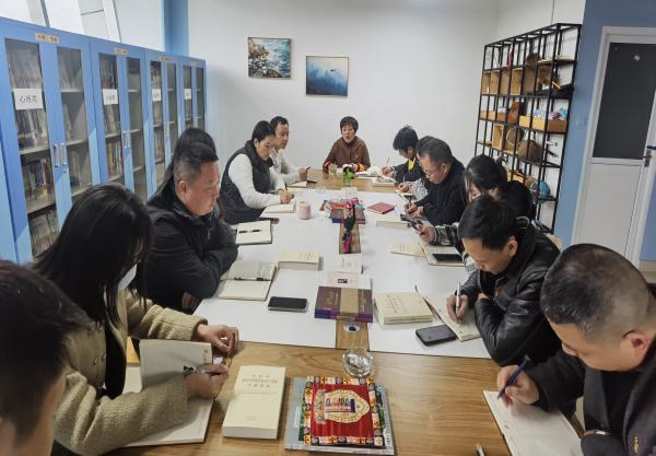 【黨建工作】青白江國際木材加工貿易園區第三黨支部召開主題教育專題黨課